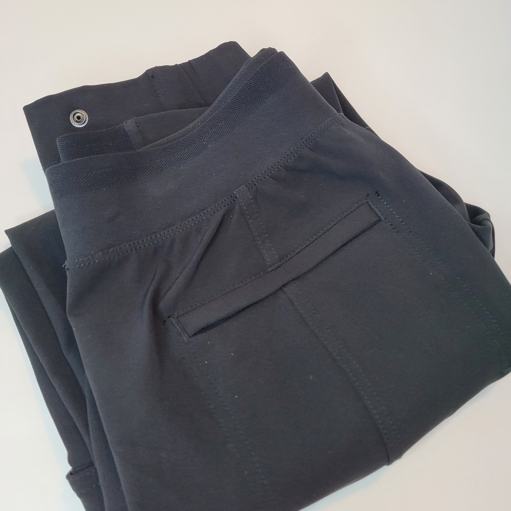 Athleta Size 4 Endless Cargo‎ Pants Black High Rise Stretch Travel Casual